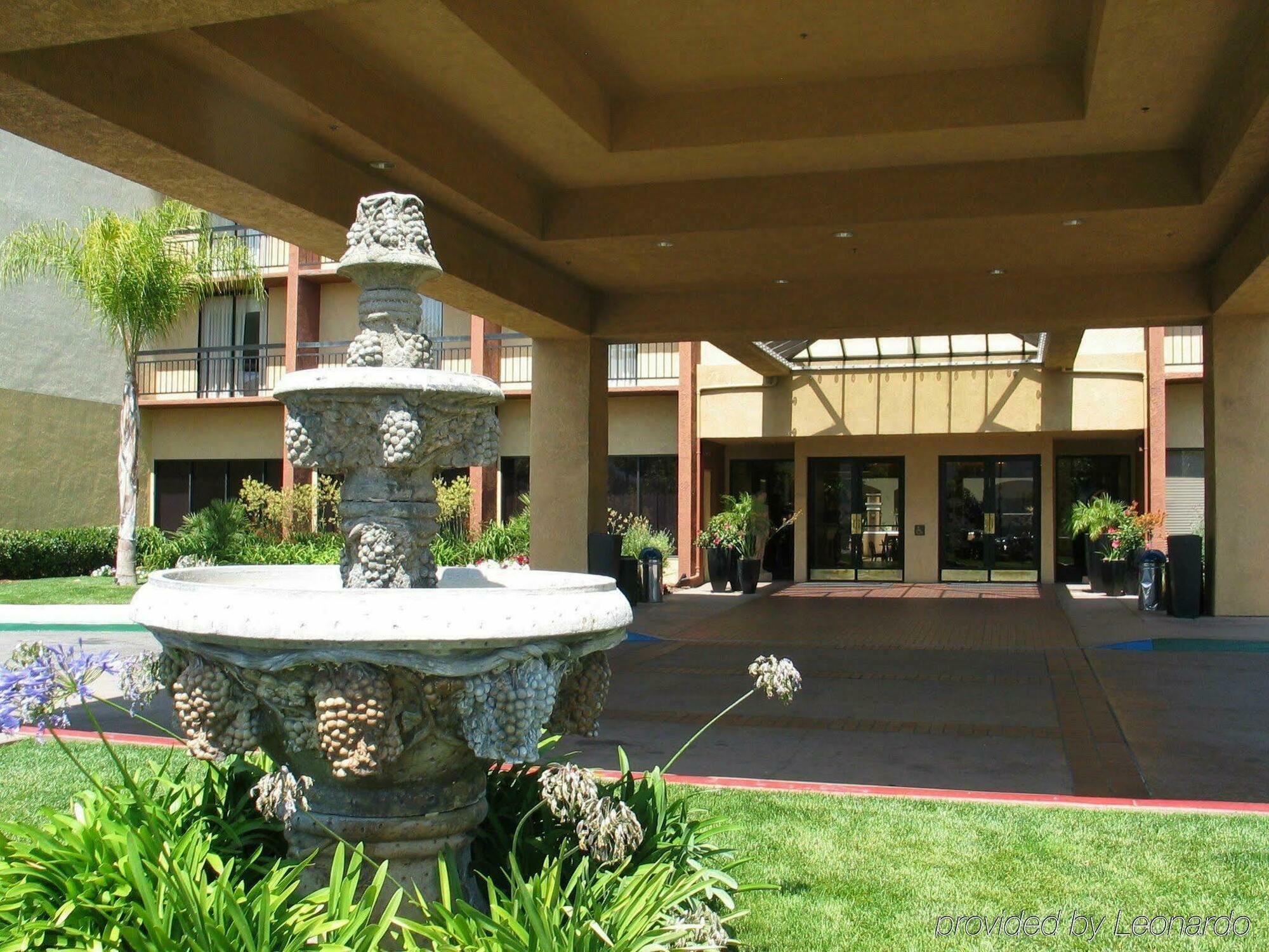 Embassy Suites San Luis Obispo Exterior photo